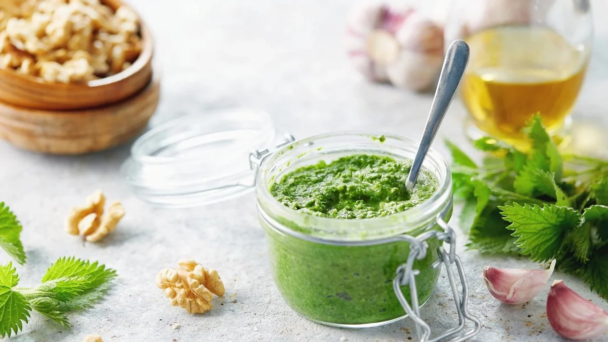 Bombe vitaminée gratuite : cette « sauce verte en cinq minutes » remplace les épinards hors de prix